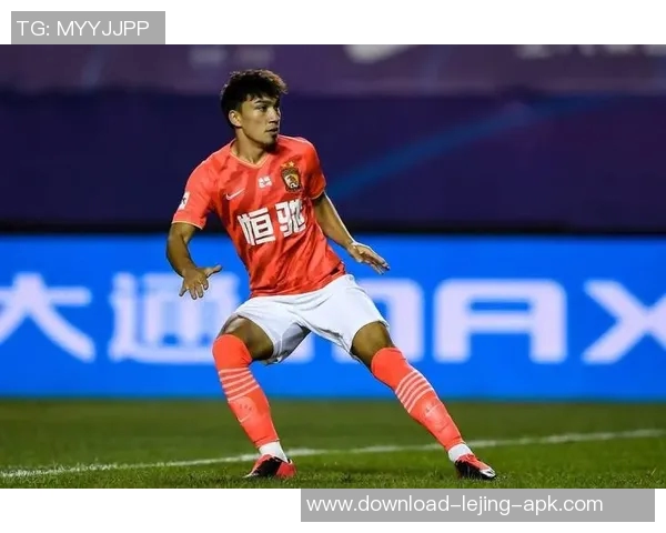 广州大荣足球崛起之路探秘青训体系与职业联赛的完美结合 广州大荣足球崛起之路探秘青训体系与职业联赛的完美结合