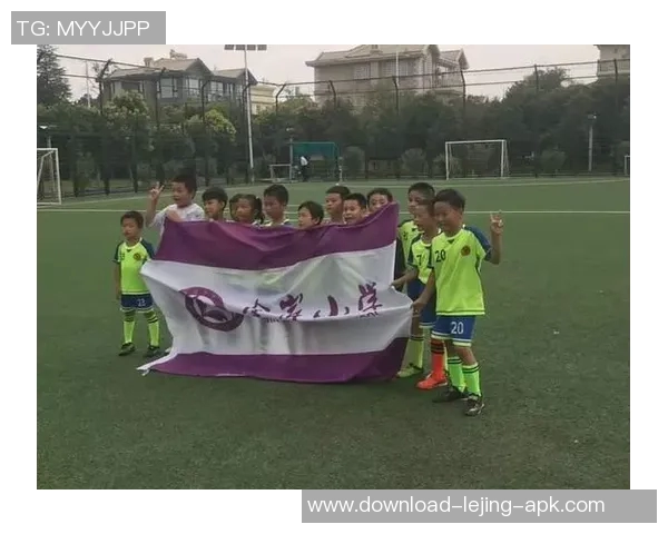 推动重庆市校园足球发展助力青少年全面成长与健康生活